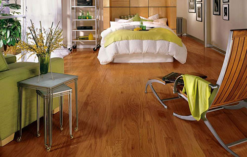 Bedroom with Oak Hardwood Floorin