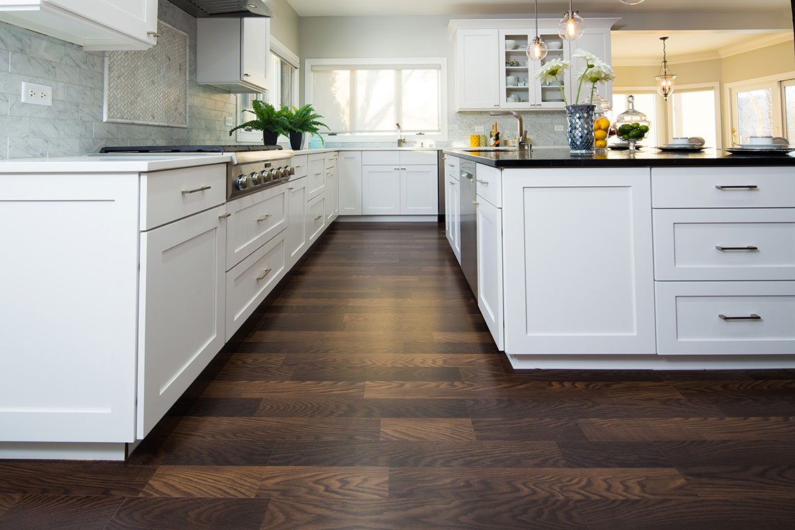 clarion-forest-view-chocolate-kitchen